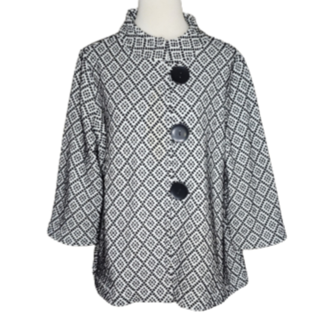 JM Collection white and black cropped jacket with large buttons Women's Large